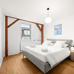 La Du Bourg *